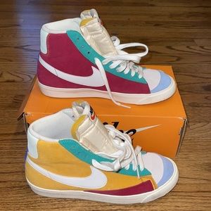 NIKE Blazer Mid Vintage Multi Suede Size 8.5 Gently Used